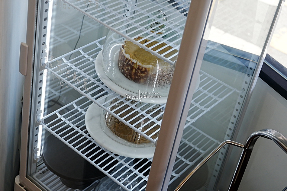 ARI Coffee︱黑白韓風咖啡店︱特調飲品自家烘培︱捷運行天宮站