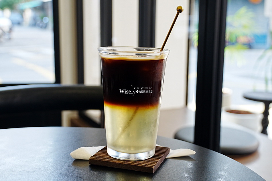 ARI Coffee︱黑白韓風咖啡店︱特調飲品自家烘培︱捷運行天宮站