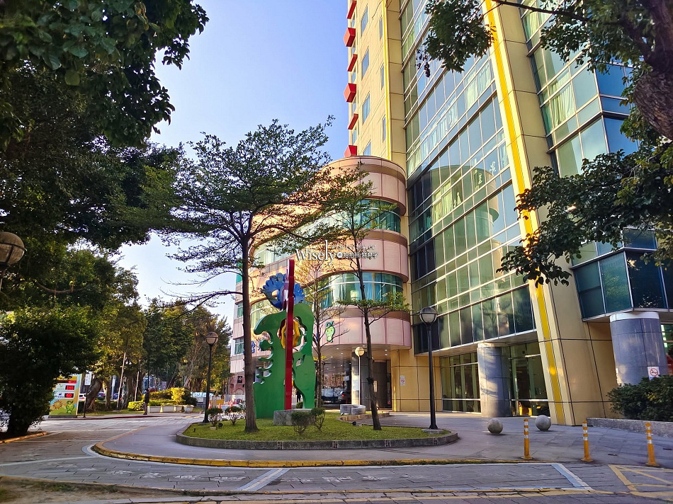 青島飯糰︱台北車站排隊早餐︱白米紫米可任選︱海苔綜合滷蛋飯糰