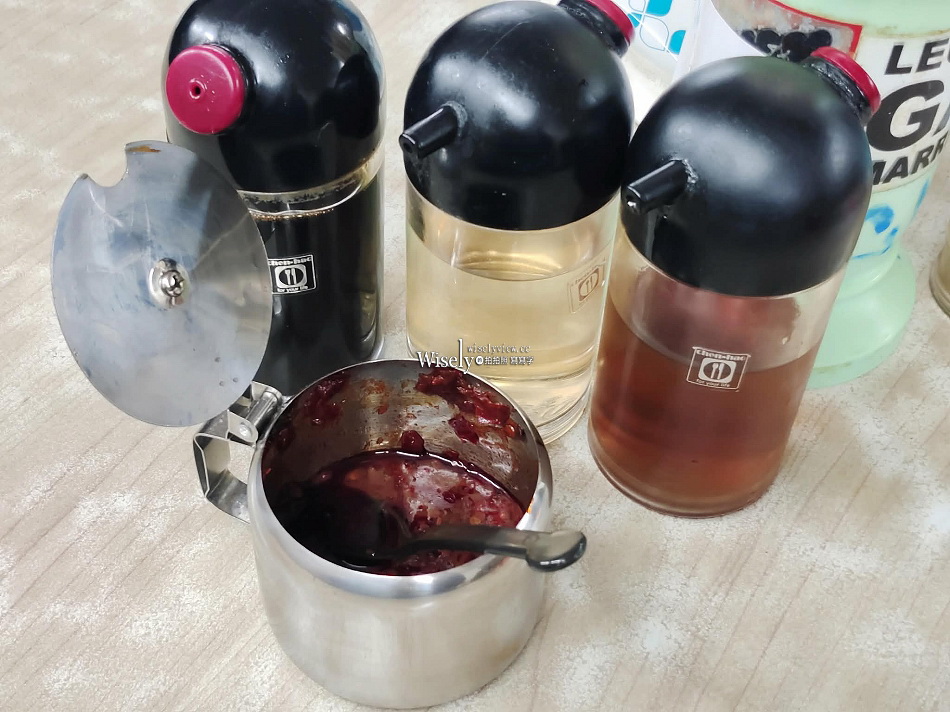 西門町萬年 店小二︱台北老字號小吃︱排骨飯.鍋貼.什錦麵︱捷運西門站