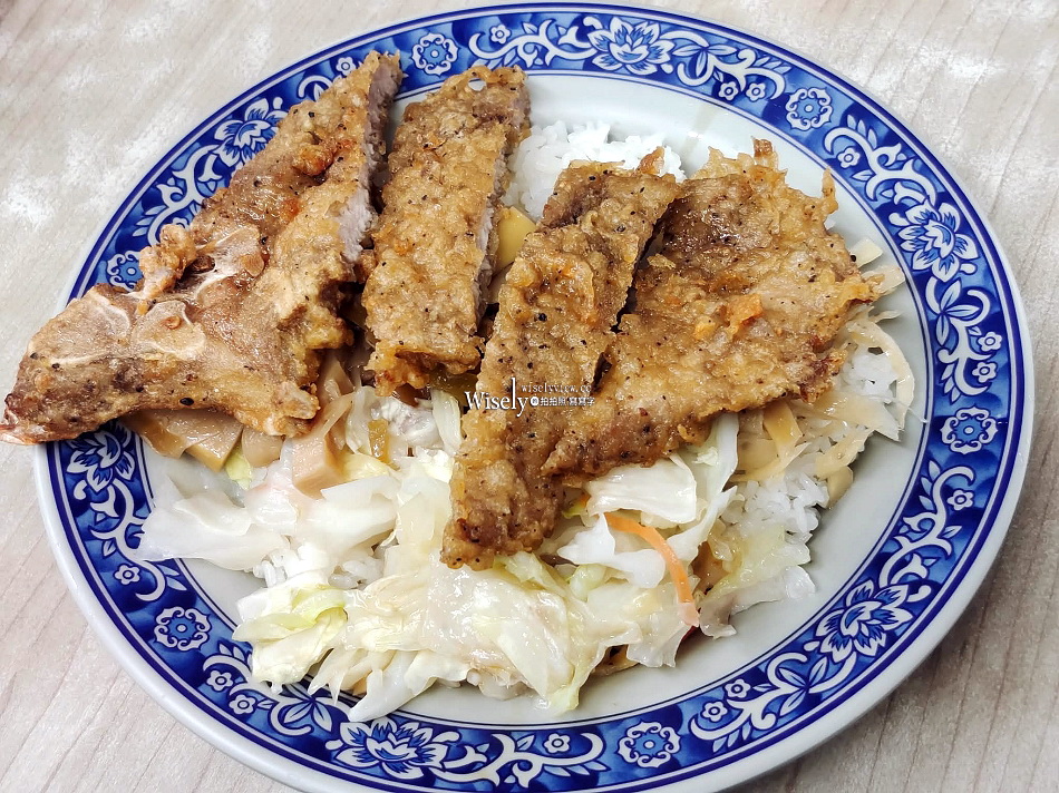 西門町萬年 店小二︱台北老字號小吃︱排骨飯.鍋貼.什錦麵︱捷運西門站