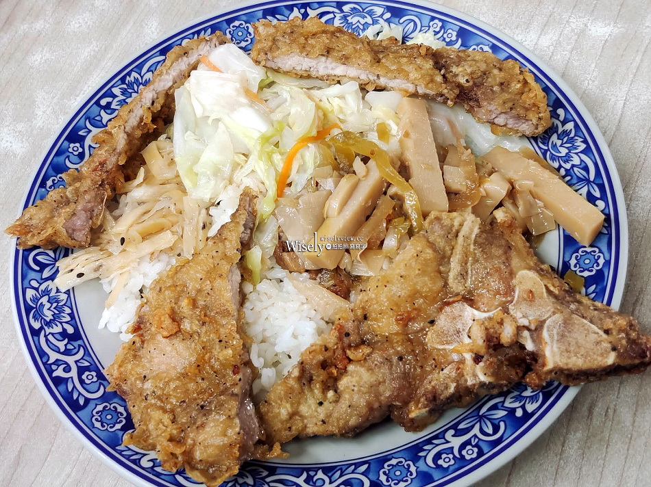 西門町萬年 店小二︱台北老字號小吃︱排骨飯.鍋貼.什錦麵︱捷運西門站