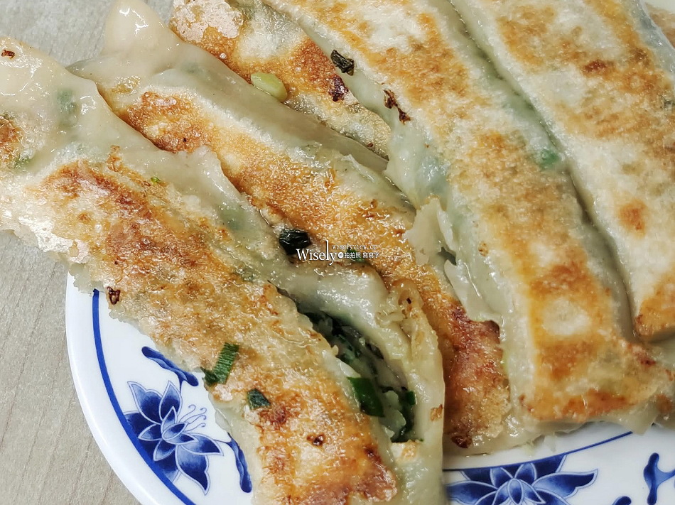 西門町萬年 店小二︱台北老字號小吃︱排骨飯.鍋貼.什錦麵︱捷運西門站