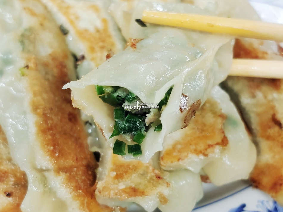 西門町萬年 店小二︱台北老字號小吃︱排骨飯.鍋貼.什錦麵︱捷運西門站