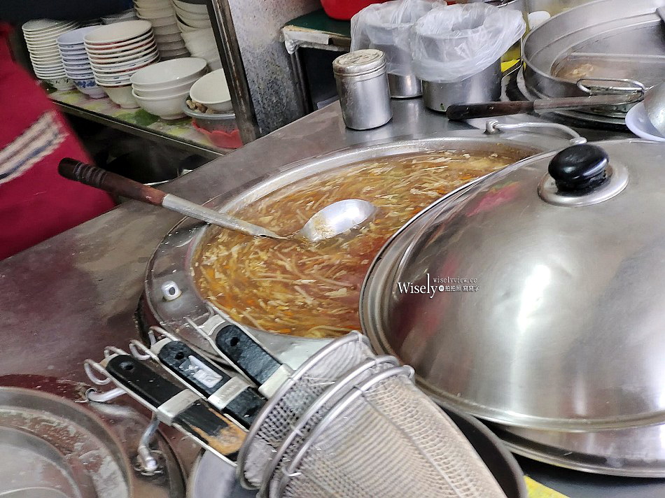 宜蘭 龍潭牛肉麵︱肉羹.魯肉飯.滷菜︱近礁溪龍潭包子店和春捲伯
