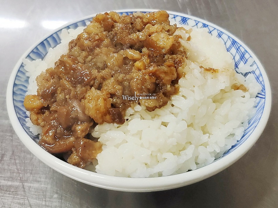 宜蘭 龍潭牛肉麵︱肉羹.魯肉飯.滷菜︱近礁溪龍潭包子店和春捲伯