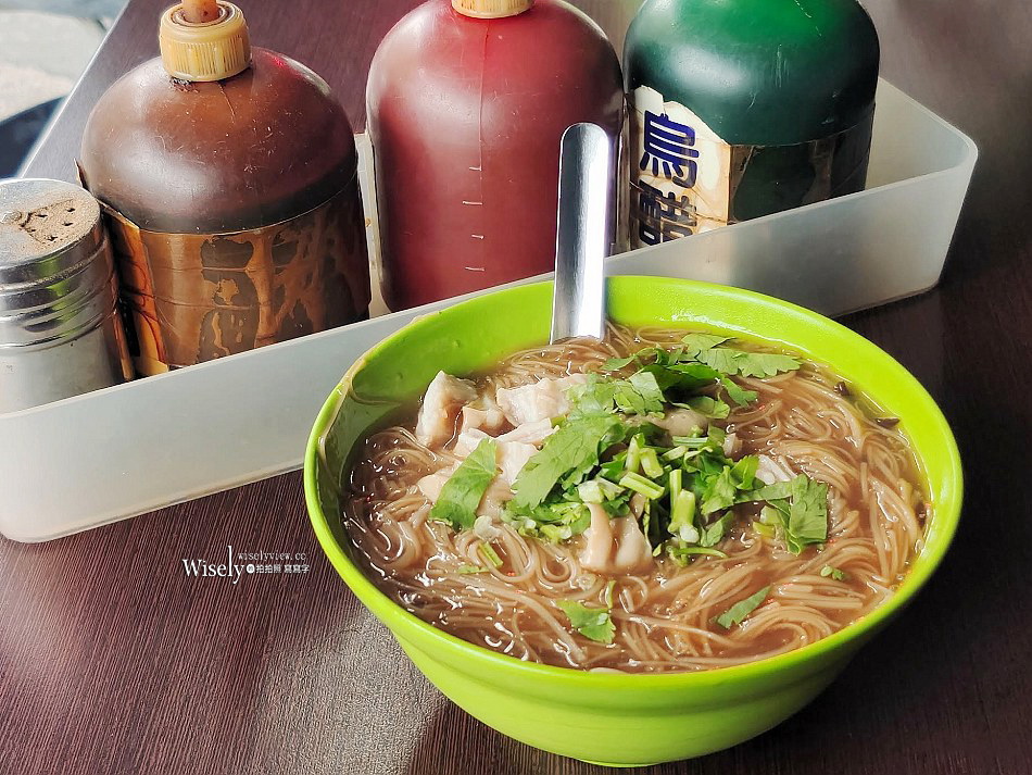 礁溪大腸紅麵線︱麵線濃稠肥嫩大腸口感一流︱宜蘭在地早午餐