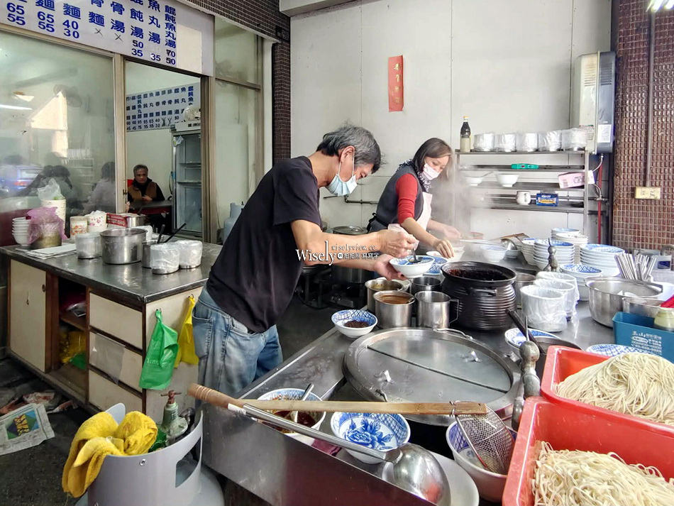 汕頭餛飩麵︱宜蘭市文昌路老字號小吃︱麻醬麵.炸醬麵.餛飩魚丸湯