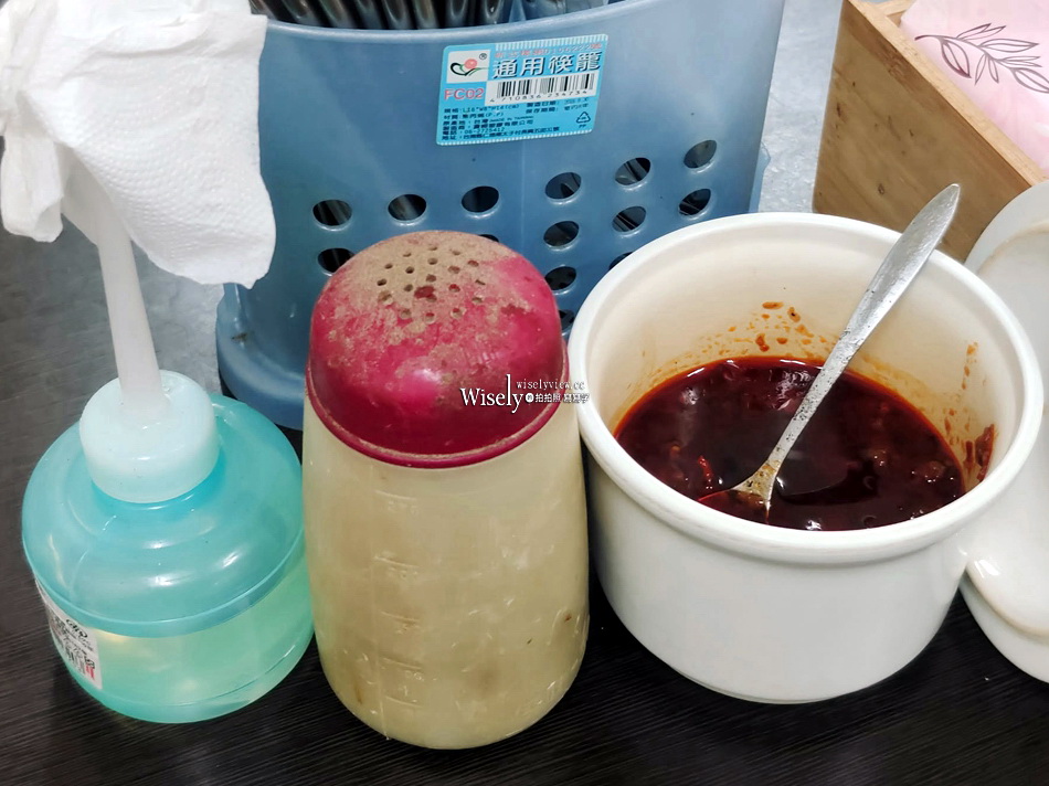 汕頭餛飩麵︱宜蘭市文昌路老字號小吃︱麻醬麵.炸醬麵.餛飩魚丸湯