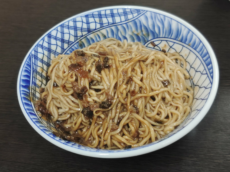 汕頭餛飩麵︱宜蘭市文昌路老字號小吃︱麻醬麵.炸醬麵.餛飩魚丸湯