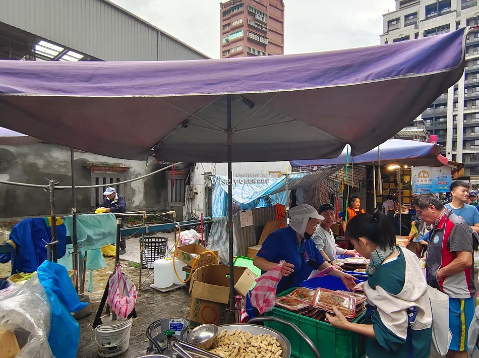 台北50元便當 景美菜市場︱雙主菜多選擇，上午不定期販售︱捷運景美站