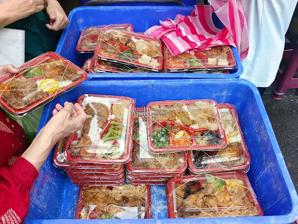 台北50元便當 景美菜市場︱雙主菜多選擇，上午不定期販售︱捷運景美站