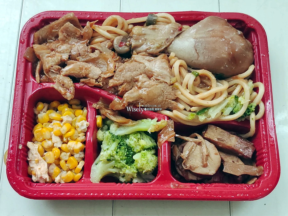 台北50元便當 景美菜市場︱雙主菜多選擇，上午不定期販售︱捷運景美站