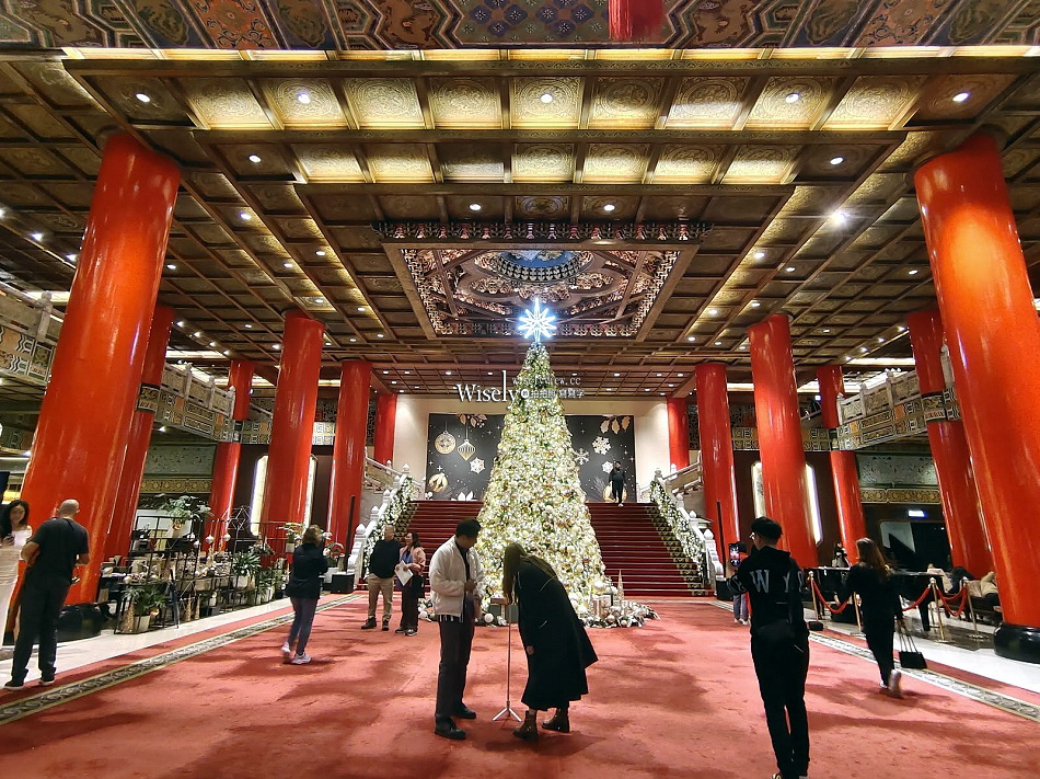 台北 圓山大飯店跨年夜︱聲光歌舞表演、摸彩抽獎、免費暢飲及戶外煙火