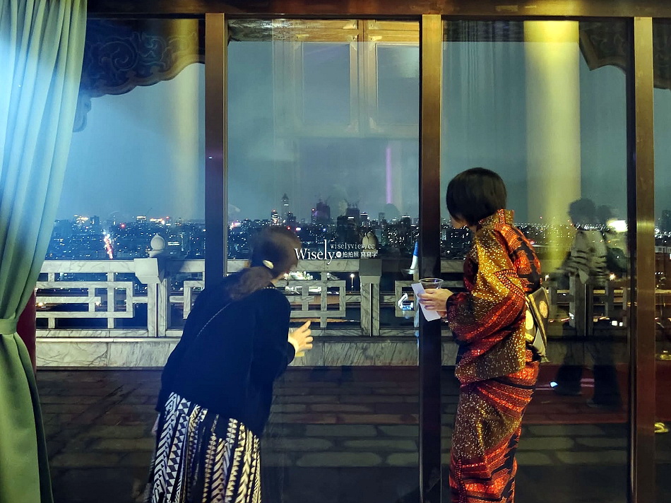 台北 圓山大飯店跨年夜︱聲光歌舞表演、摸彩抽獎、免費暢飲及戶外煙火