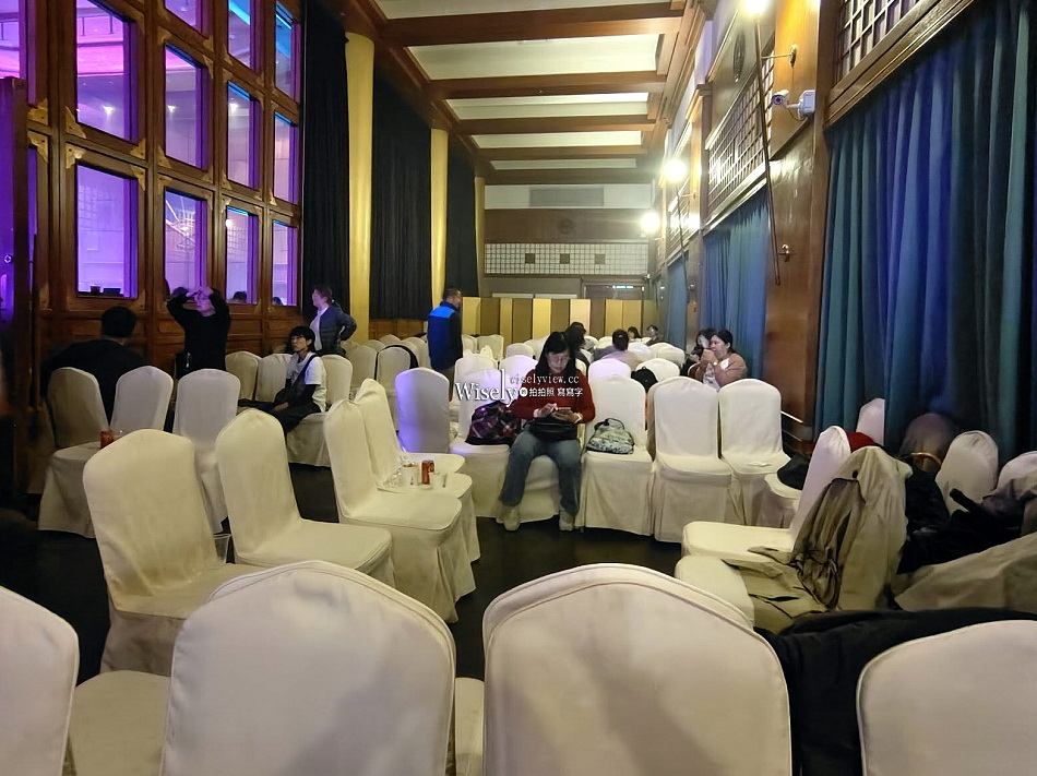 台北 圓山大飯店跨年夜︱聲光歌舞表演、摸彩抽獎、免費暢飲及戶外煙火