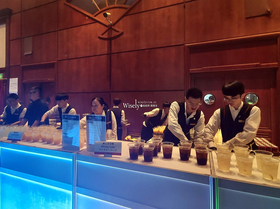 台北 圓山大飯店跨年夜︱聲光歌舞表演、摸彩抽獎、免費暢飲及戶外煙火