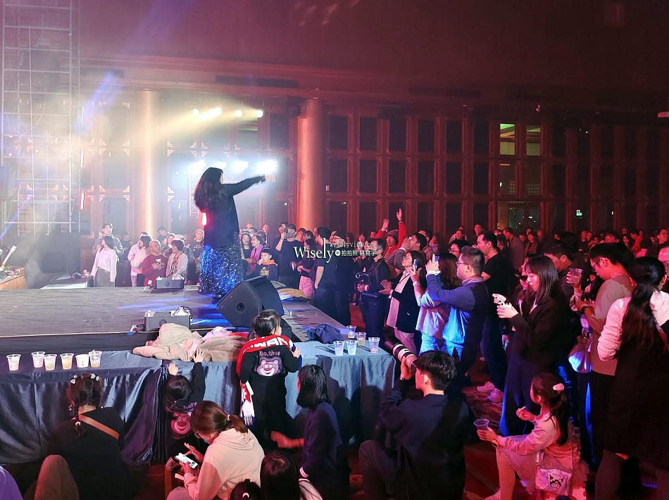 台北 圓山大飯店跨年夜︱聲光歌舞表演、摸彩抽獎、免費暢飲及戶外煙火