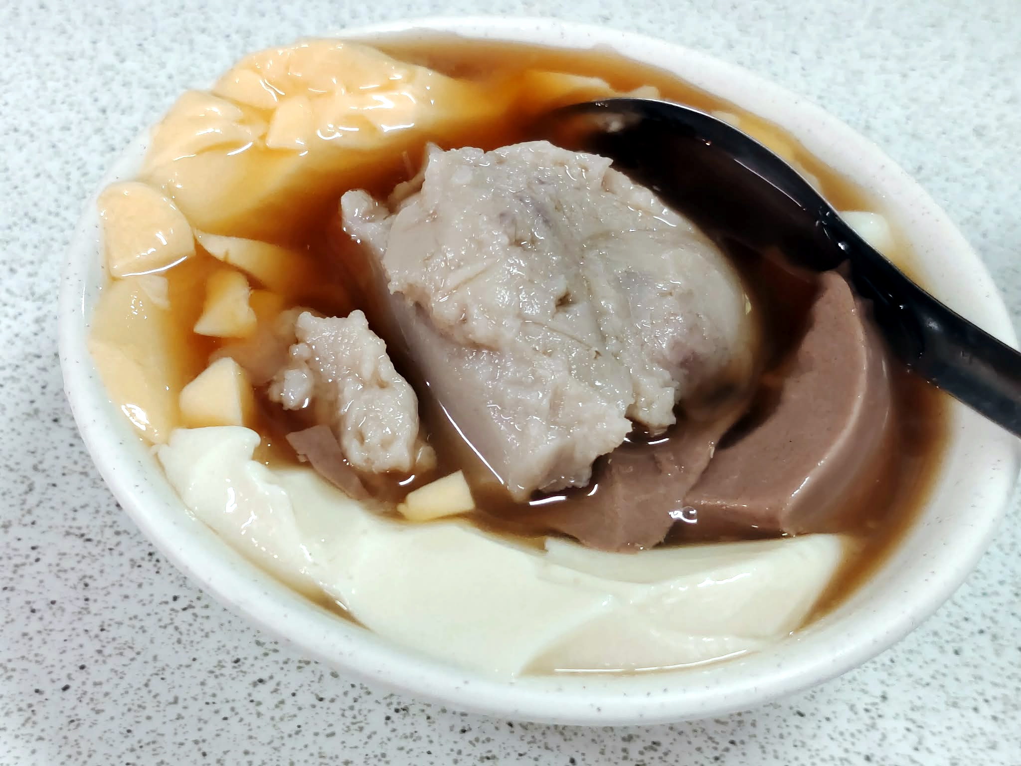 金味坊豆花︱在地老字號特色李鹹冰、三色布丁豆花︱宜蘭羅東美食