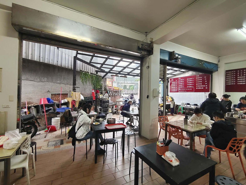 礁溪 劉家早點︱粉漿蛋餅.奶油脆皮.豆漿咖啡.煎肉包︱宜蘭貓餐廳