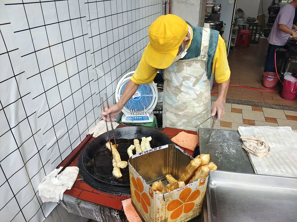 礁溪 劉家早點︱粉漿蛋餅.奶油脆皮.豆漿咖啡.煎肉包︱宜蘭貓餐廳