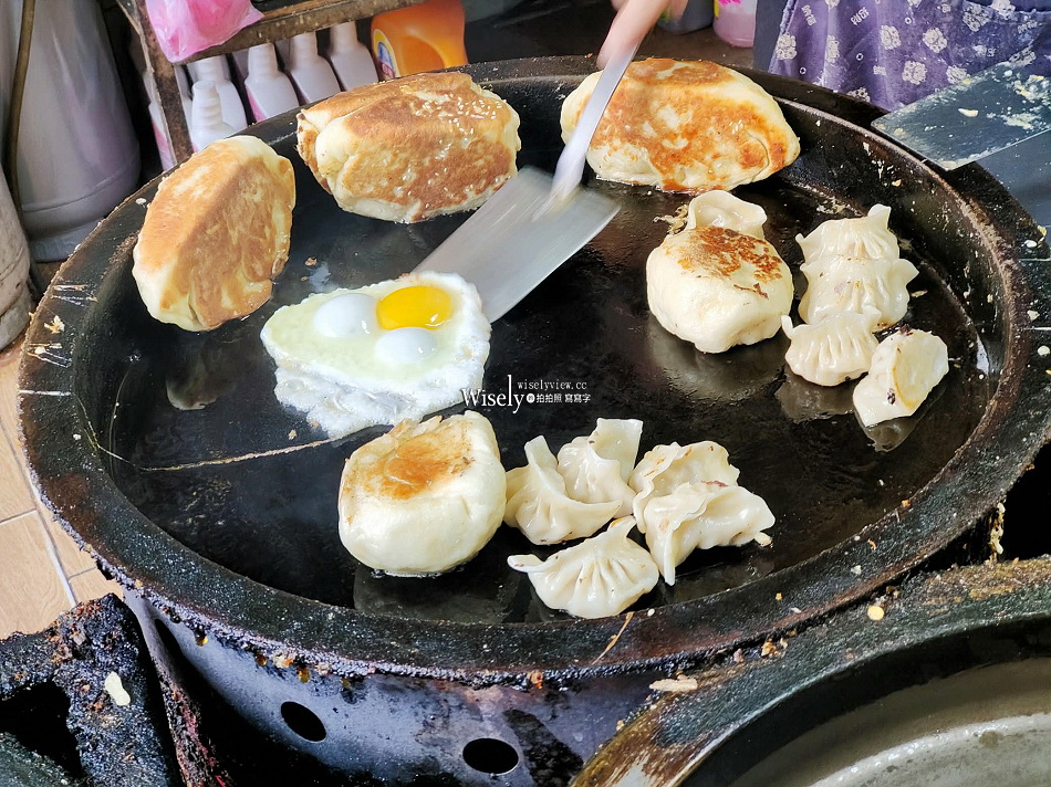 礁溪 劉家早點︱粉漿蛋餅.奶油脆皮.豆漿咖啡.煎肉包︱宜蘭貓餐廳