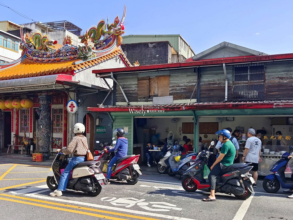 宜蘭卜鴨麵︱魚丸米粉.蒜味肉羹.嘴邊肉︱新月廣場︱宜蘭市排隊美食