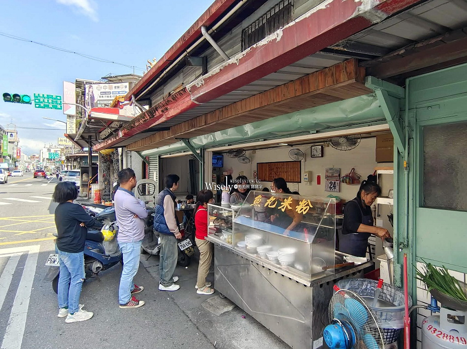 宜蘭卜鴨麵︱魚丸米粉.蒜味肉羹.嘴邊肉︱新月廣場︱宜蘭市排隊美食