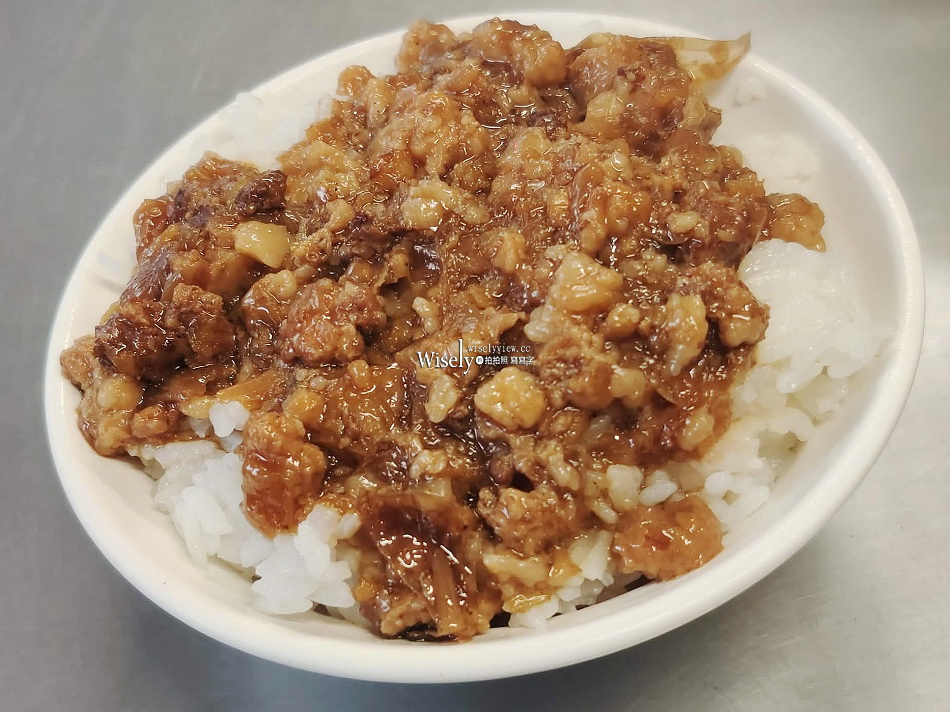 宜蘭卜鴨麵︱魚丸米粉.蒜味肉羹.嘴邊肉︱新月廣場︱宜蘭市排隊美食