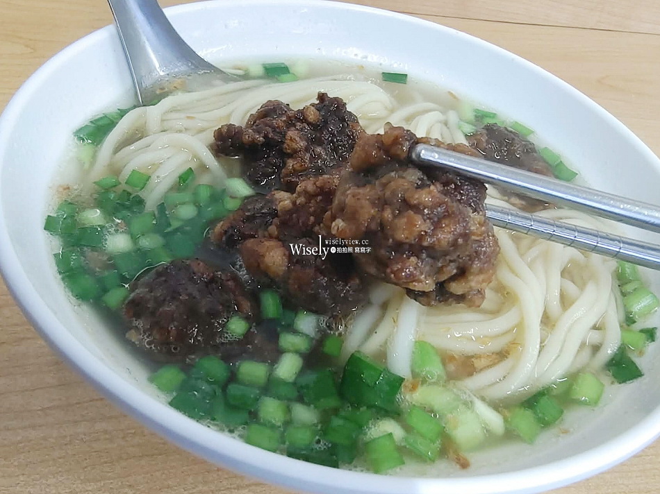 宜蘭卜鴨麵︱魚丸米粉.蒜味肉羹.嘴邊肉︱新月廣場︱宜蘭市排隊美食
