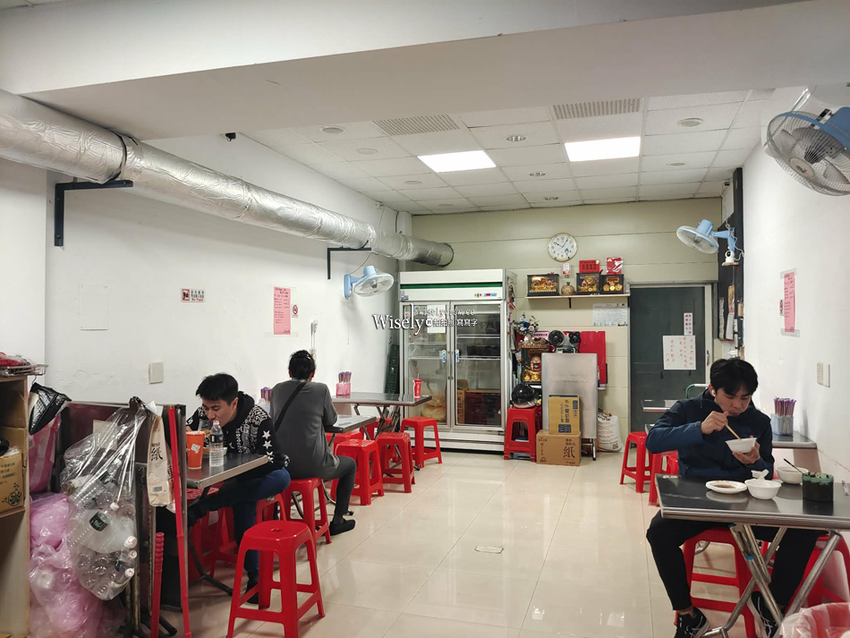 上賓豬腳飯控肉飯︱宜蘭凌晨三點宵夜︱羅東夜市︱魯肉飯&必吃辣醬