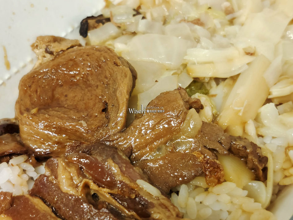 上賓豬腳飯控肉飯︱宜蘭凌晨三點宵夜︱羅東夜市︱魯肉飯&必吃辣醬