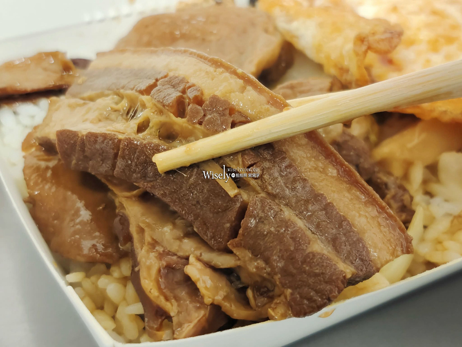 上賓豬腳飯控肉飯︱宜蘭凌晨三點宵夜︱羅東夜市︱魯肉飯&必吃辣醬