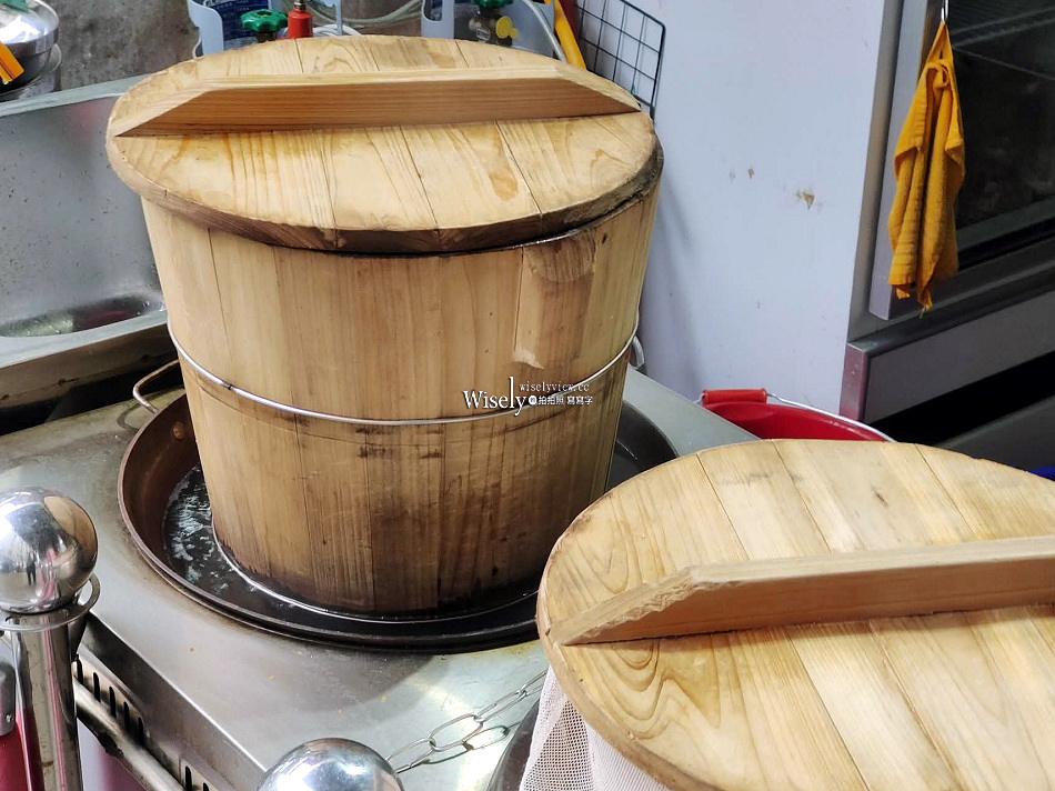 米小姐愛吃飯糰︱雙色紫米豬柳飯糰︱景美市場小吃攤︱捷運景美站