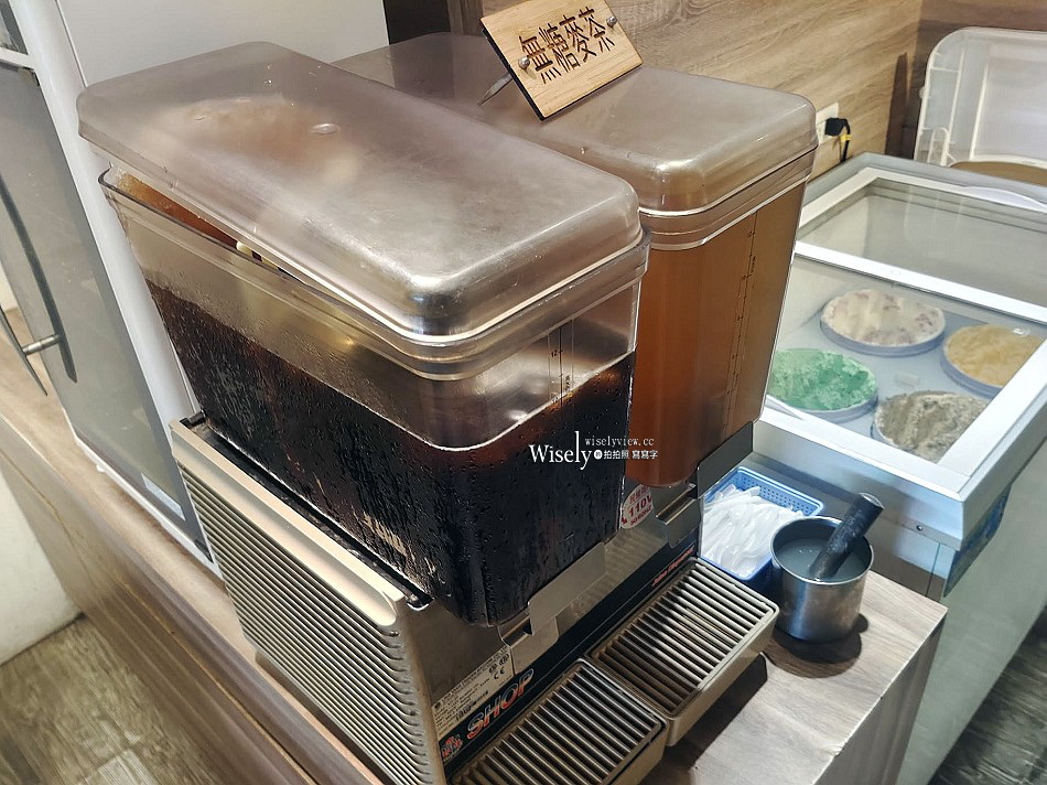 大嘴巴牛排︱免費加麵大份量︱飲料冰淇淋吃到飽附酥皮濃湯︱捷運石牌站