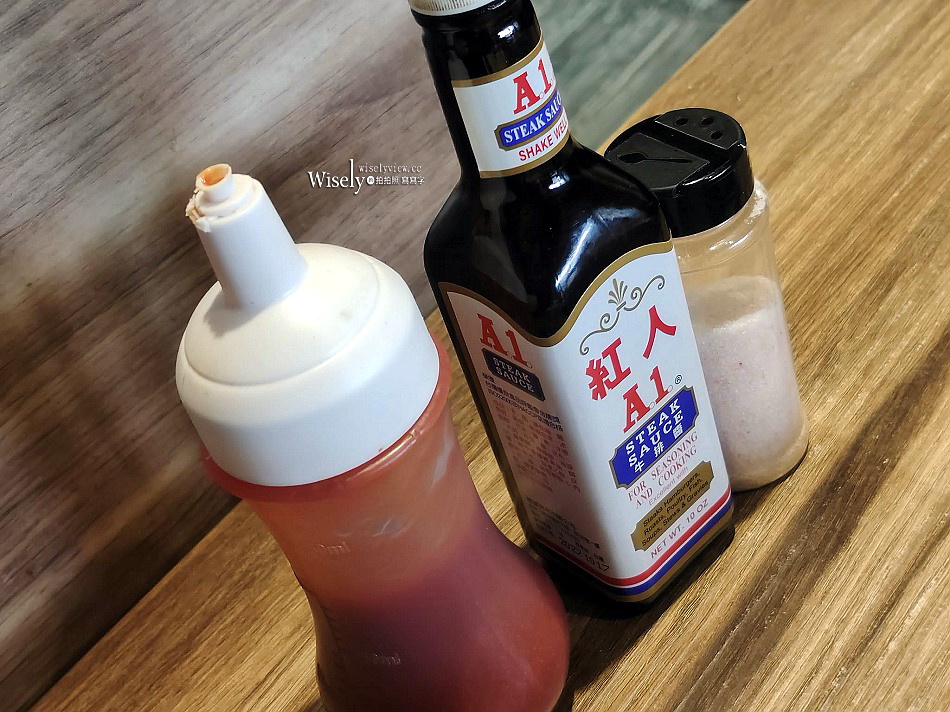 大嘴巴牛排︱免費加麵大份量︱飲料冰淇淋吃到飽附酥皮濃湯︱捷運石牌站