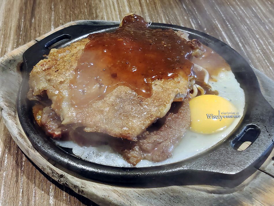 大嘴巴牛排︱免費加麵大份量︱飲料冰淇淋吃到飽附酥皮濃湯︱捷運石牌站