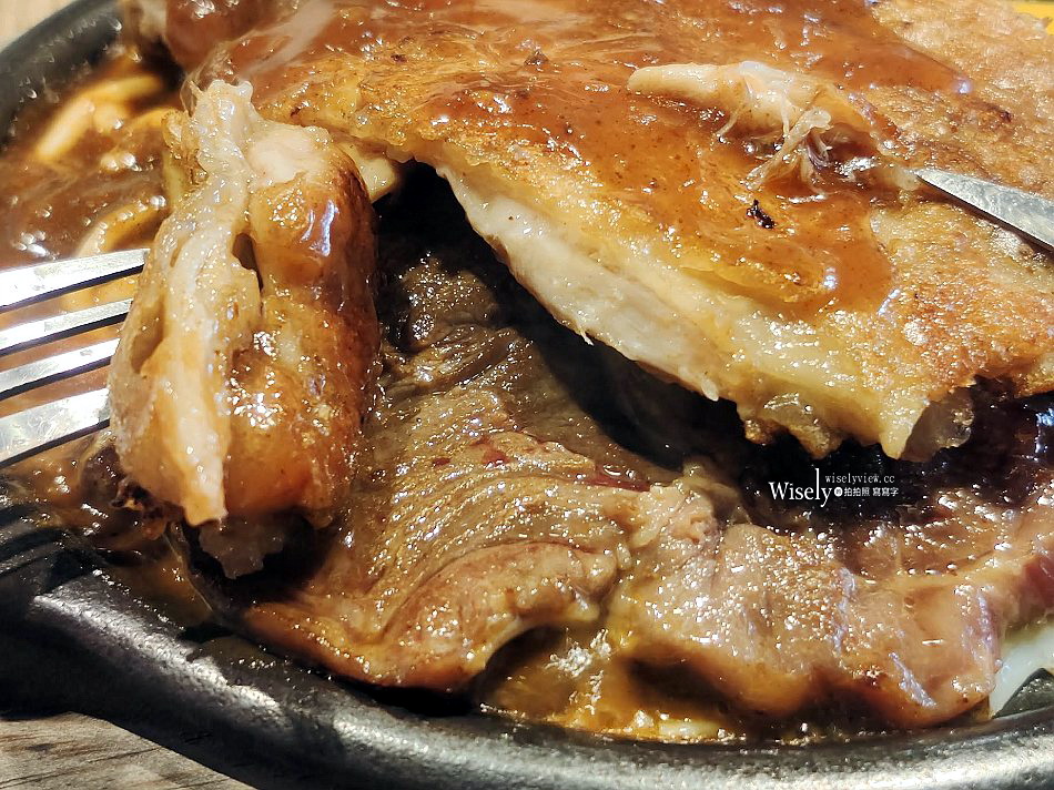 大嘴巴牛排︱免費加麵大份量︱飲料冰淇淋吃到飽附酥皮濃湯︱捷運石牌站