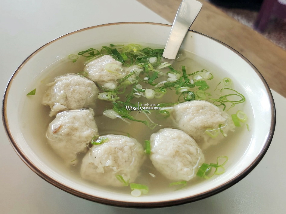 宜蘭.日出滷肉飯︱雙蛋搭配日韓漬菜︱鴨先知米尊爵一等米︱阿嬤臭豆腐