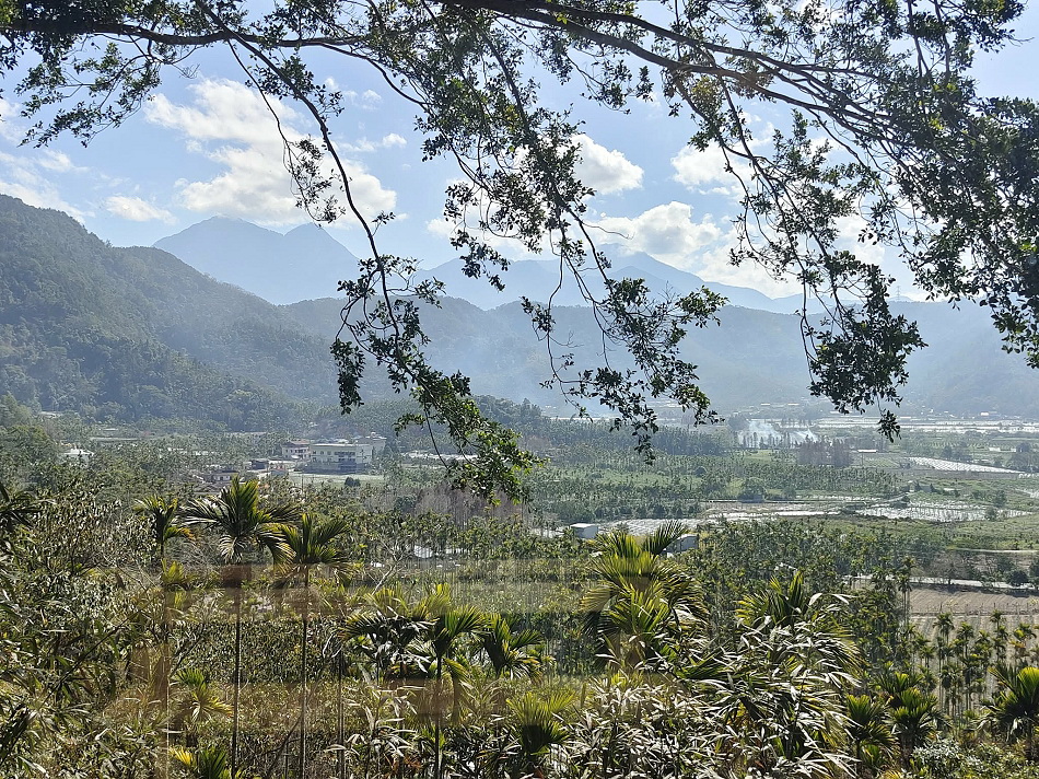 山頂玻璃屋私房菜︱日月潭無菜單料理︱南投活盆地景觀︱一人500-600元起 山頂玻璃屋私房菜︱日月潭無菜單料理︱南投活盆地景觀︱一人500-600元起