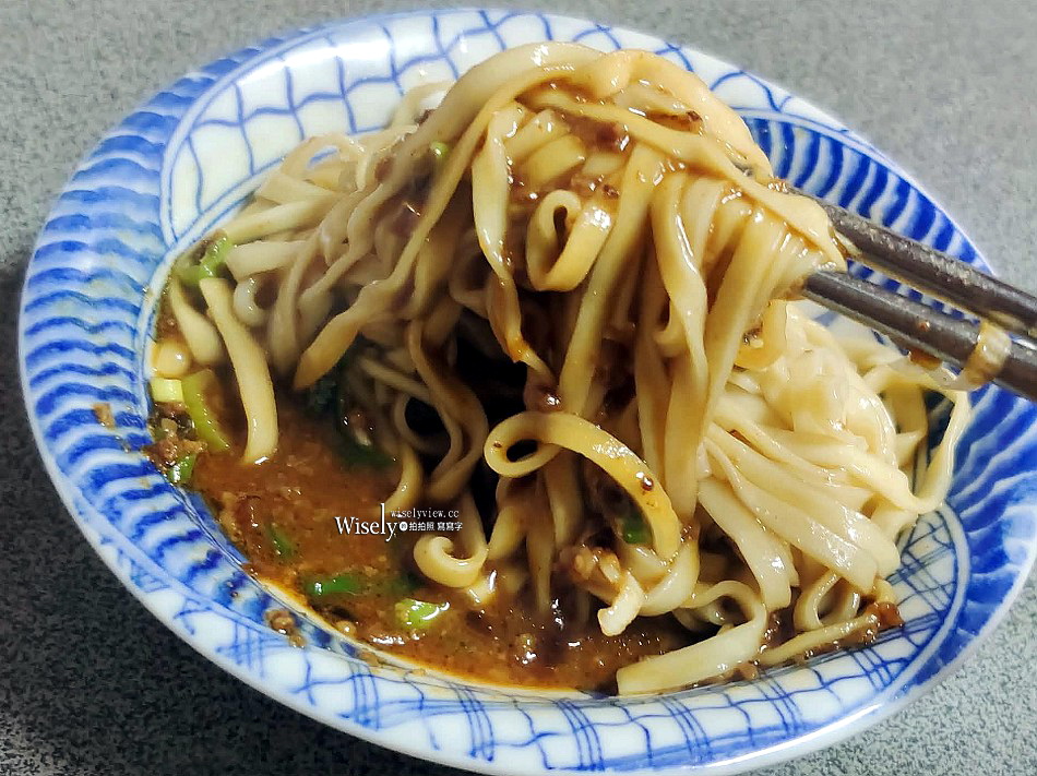 景德炸醬麵︱宜蘭在地人早午餐，鄰近東門夜市︱麻醬麵.餛飩魚丸冬粉