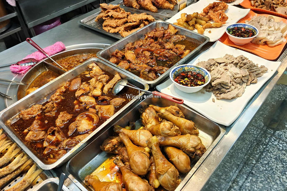 相傳魯肉飯︱宜蘭市復興路便當店︱重口味偏高價限外帶︱焢肉好吃 相傳魯肉飯︱宜蘭市復興路便當店︱重口味偏高價限外帶︱焢肉好吃